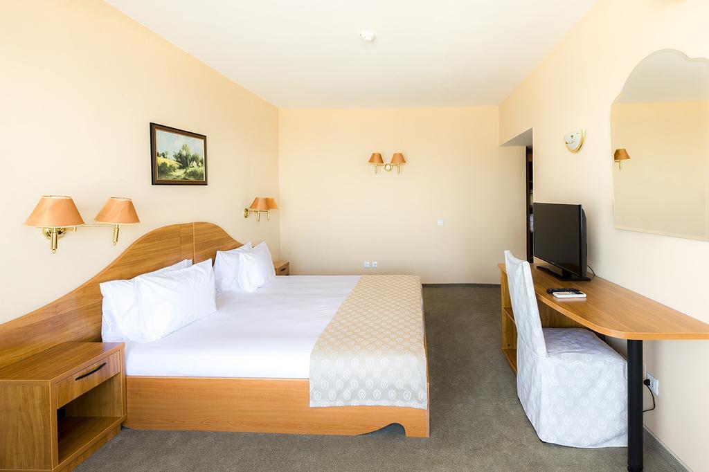 מאמאיה Savoy Hotel מראה חיצוני תמונה