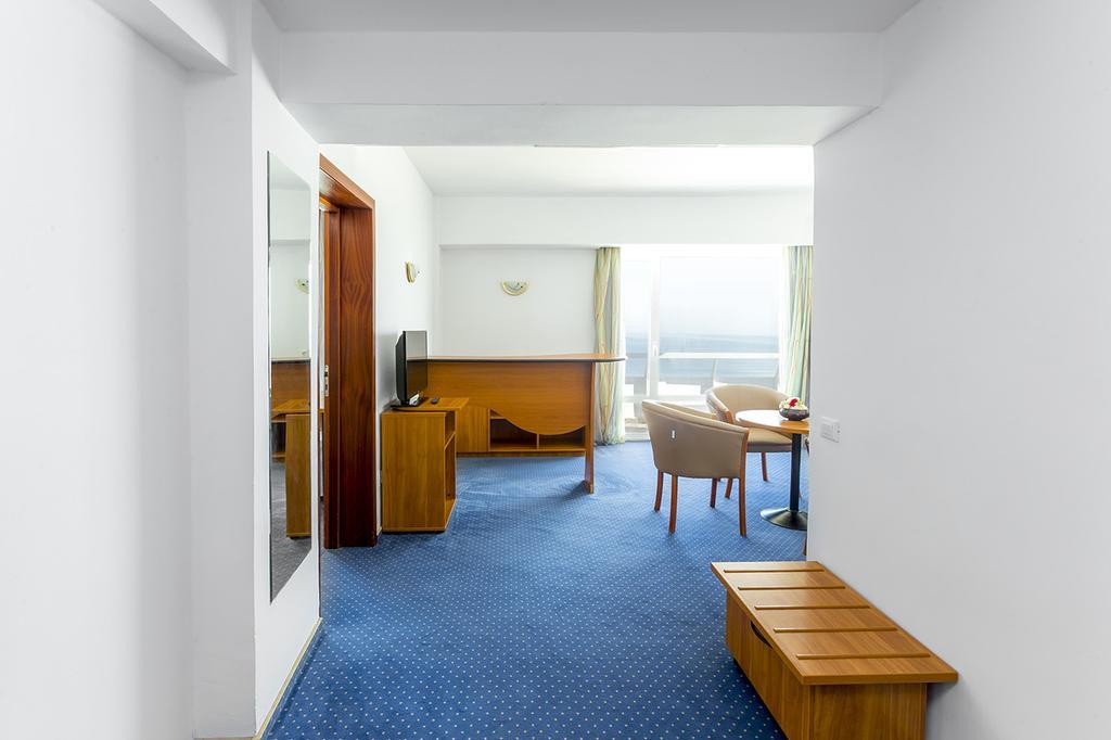 מאמאיה Savoy Hotel מראה חיצוני תמונה
