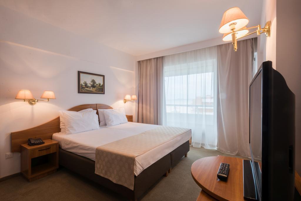 מאמאיה Savoy Hotel מראה חיצוני תמונה