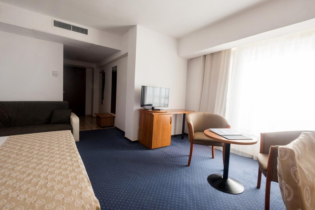 מאמאיה Savoy Hotel מראה חיצוני תמונה