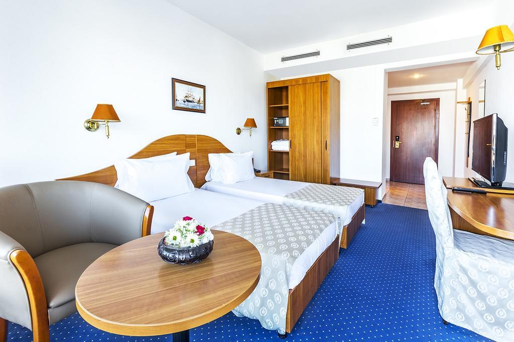 מאמאיה Savoy Hotel מראה חיצוני תמונה