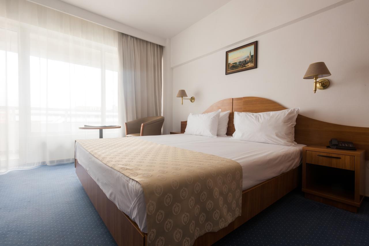 מאמאיה Savoy Hotel מראה חיצוני תמונה